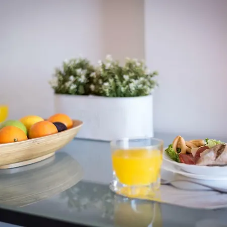 Apartment 926 Fabulous View Of Lasamericas, Seafront Studio! Playa de las Americas (Tenerife)